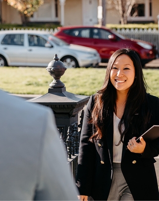 300x380px Social Tiles_Experience Better_Master_291021_Testimonials.jpg